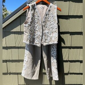 La Lavon pants and vest Embroidered M
